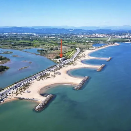 Front De Entre L'etang De Villepey Et La